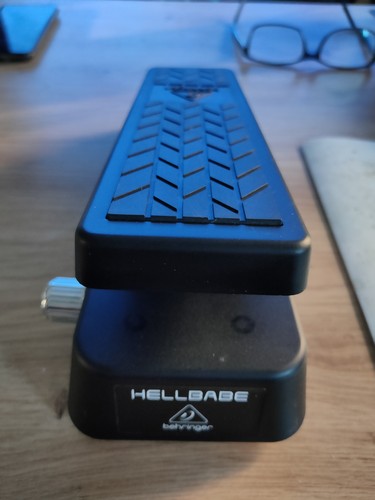 Behringer hellbabe wah pedal - behringer,