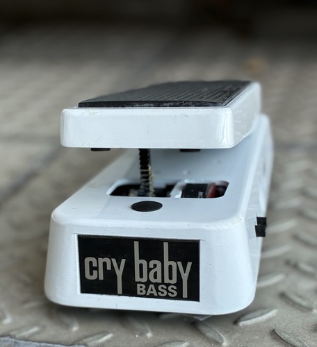 Dunlop 105q cry baby - dunlop, wah